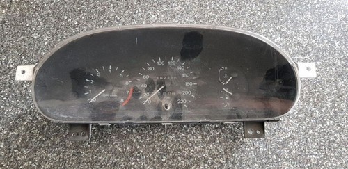 Mazda 323 2000 - f,
